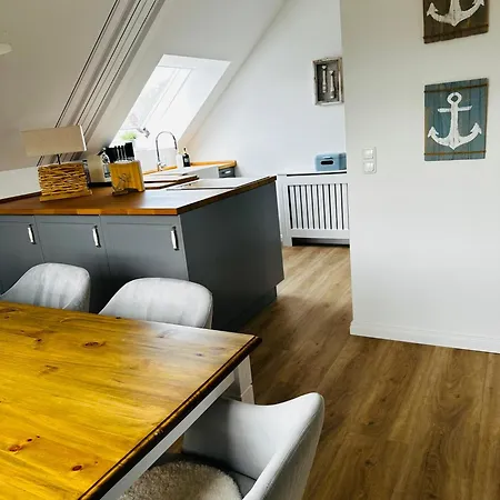 Grosse Deluxe Mit Balkon, 2 Sz Und Nur 300m Zum 아파트 켈렌후센